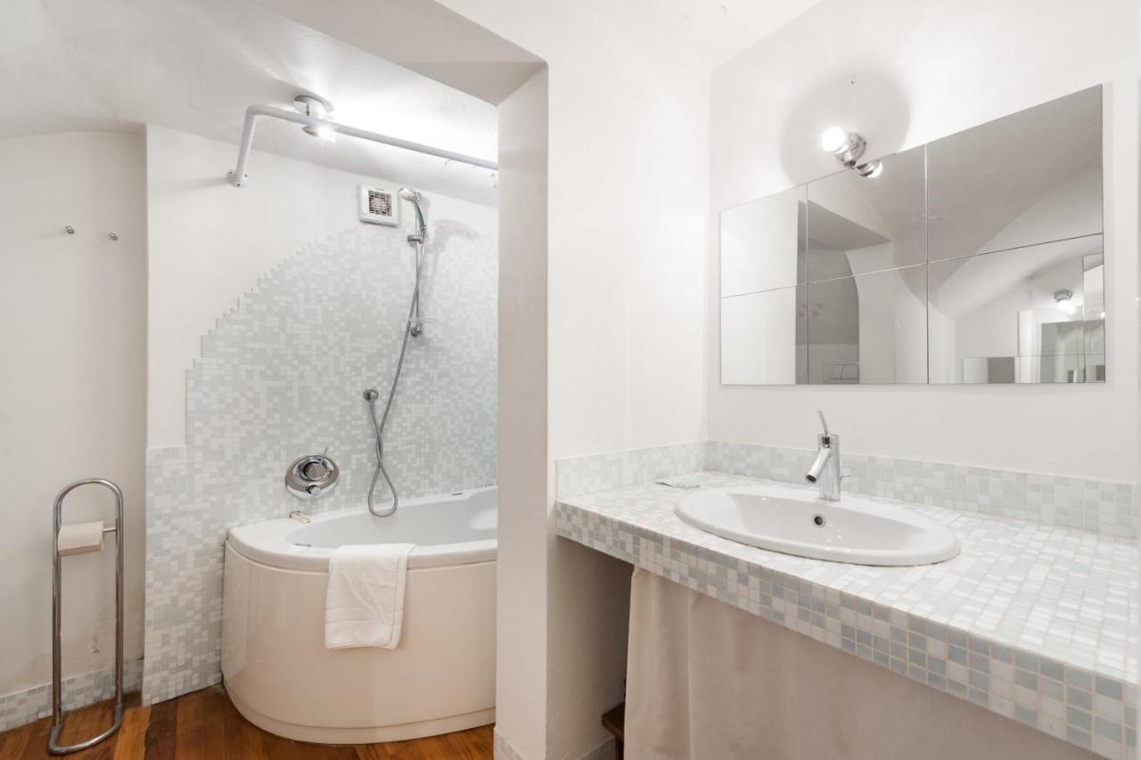 Pontevecchio Luxury Suite Amazing Location - Hosted By Sweetstay ฟลอเรนซ์ ภายนอก รูปภาพ